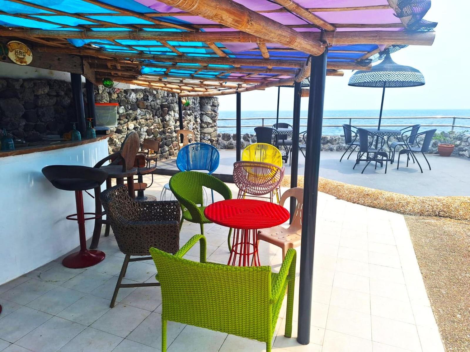 Utopia Island Resort Batangas Exterior foto